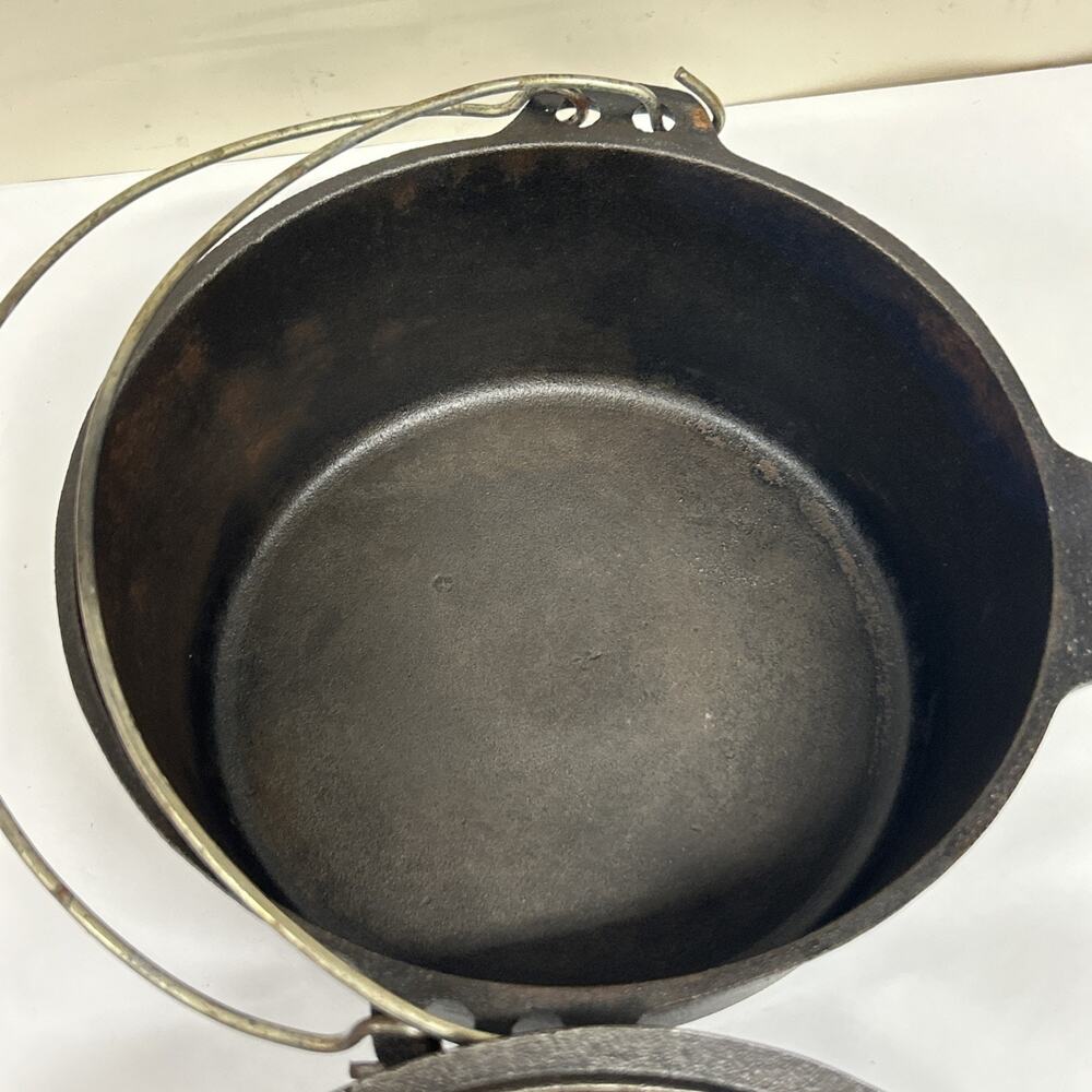 Vintage Stansport Cast Iron Dutch Oven 9” With Handles - Picture 7 of 8